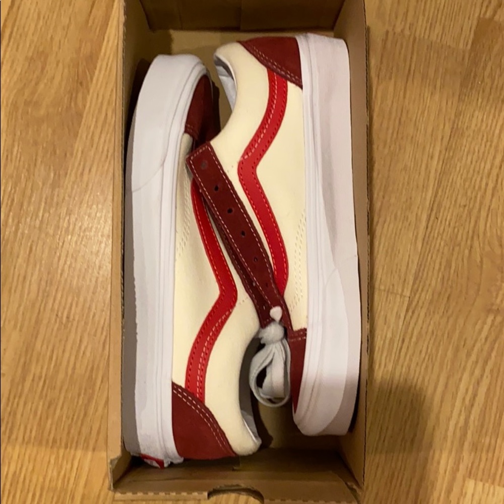 Vans - Picture 4 of 4